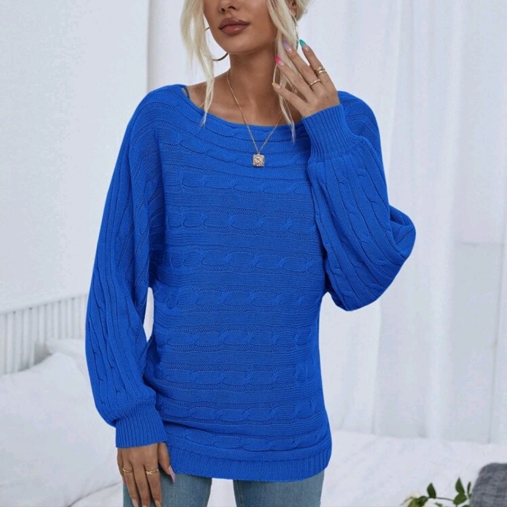 Nwot Boatneck knot sweater